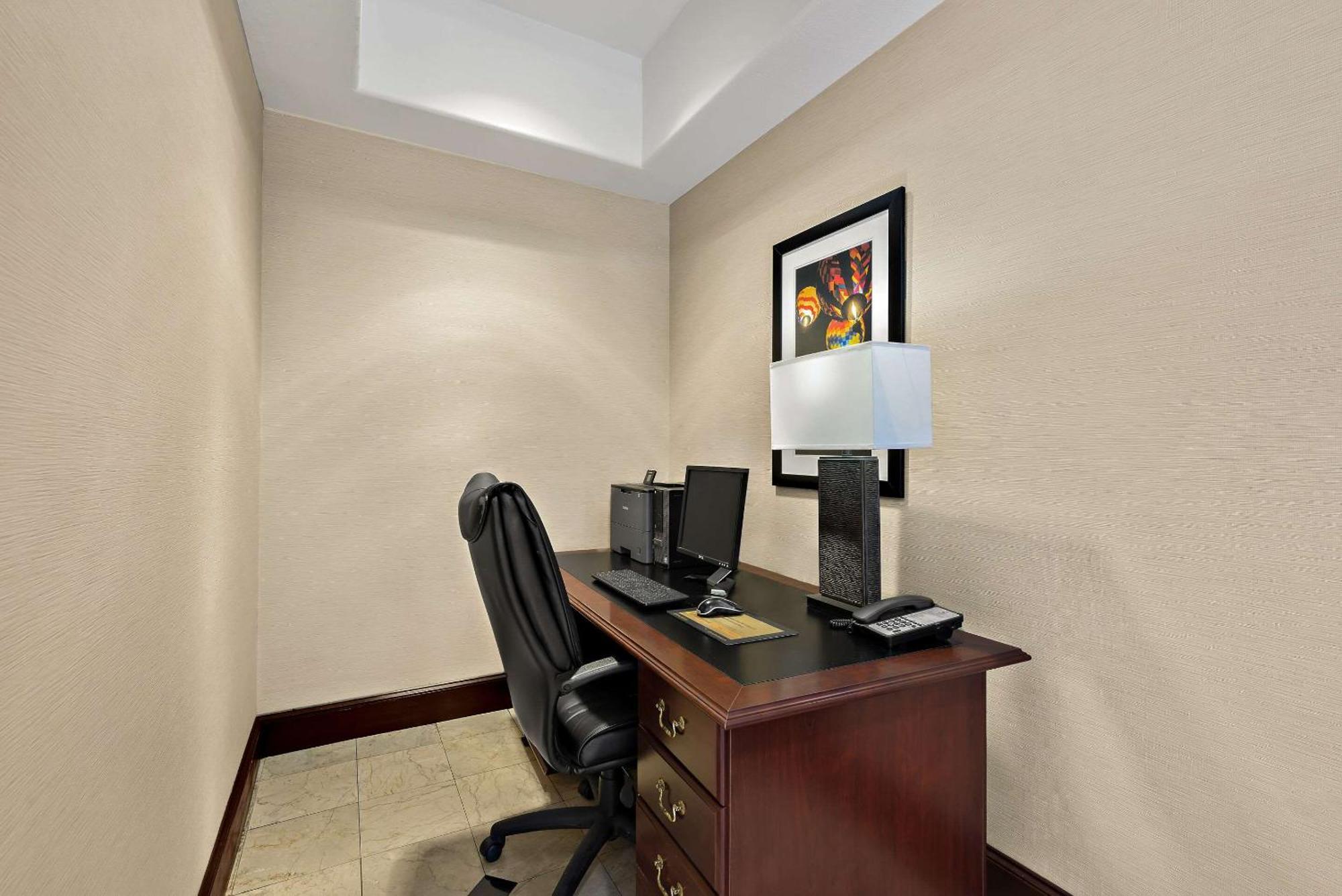 Comfort Inn & Suites Airport Convention Center Рино Экстерьер фото