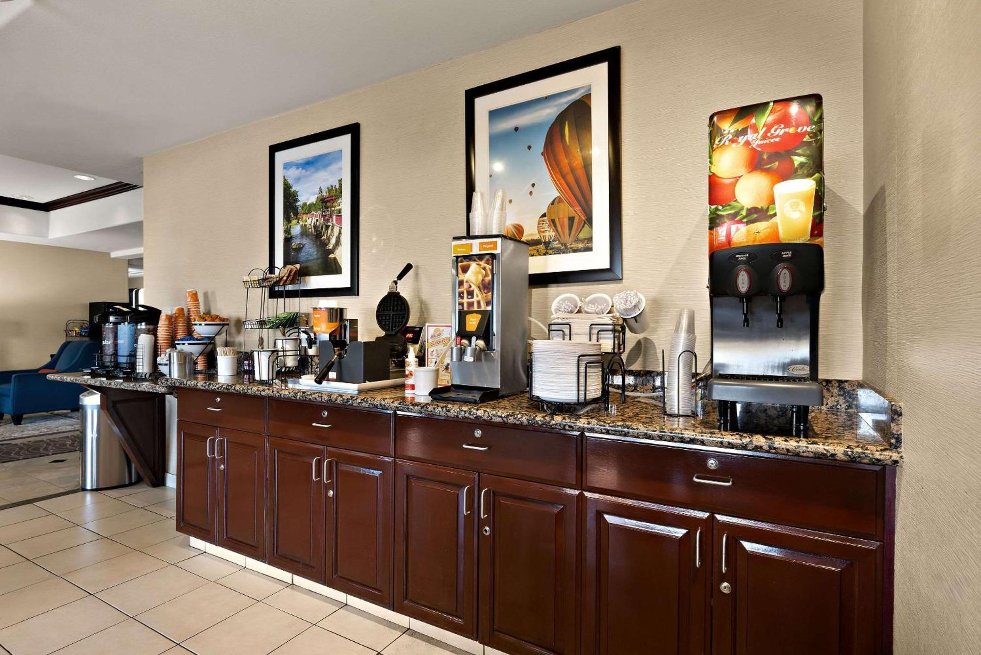 Comfort Inn & Suites Airport Convention Center Рино Экстерьер фото