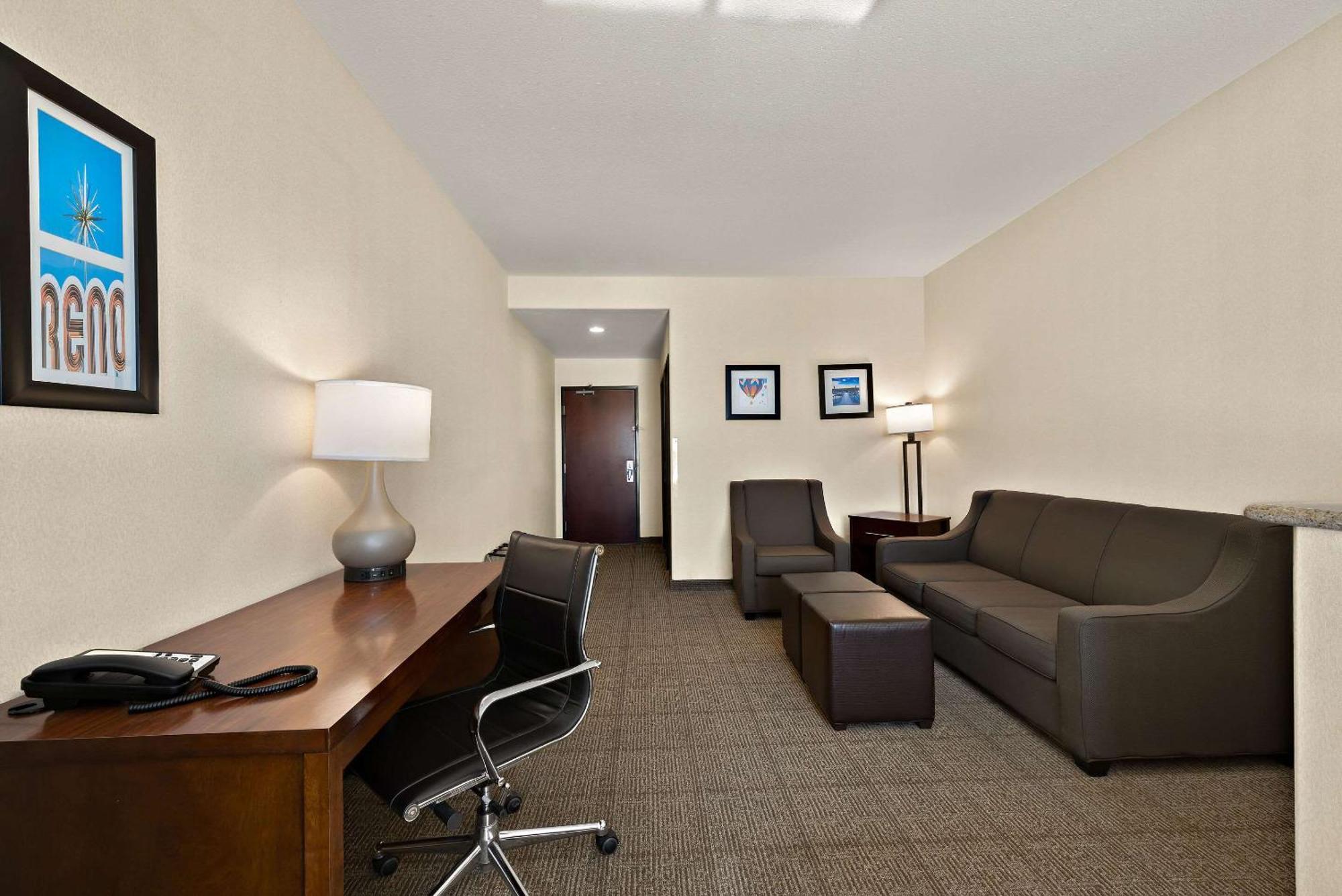Comfort Inn & Suites Airport Convention Center Рино Экстерьер фото